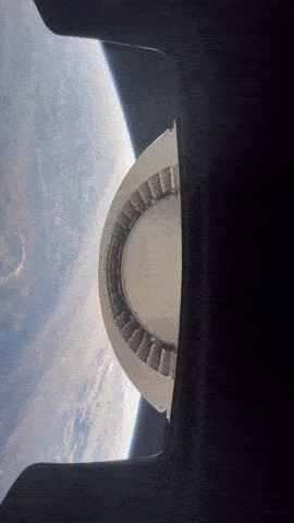 Космический путешественник-миллиардер Айзекман снимал Землю при помощи iPhone 12 (2 фото)